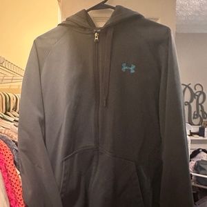 034 EUC Under Armour hoodie, large.